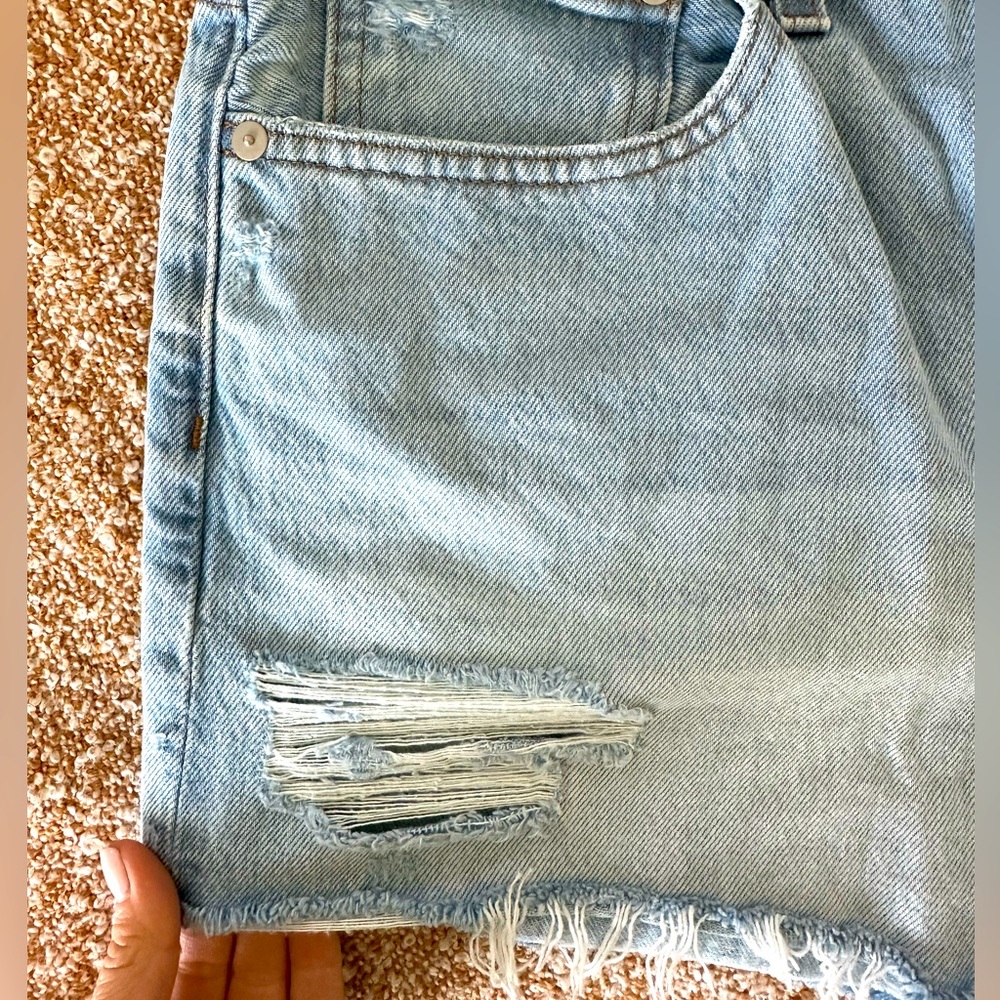 Madewell relaxed Denim shorts. Worn 2x size 30. - Picture 9 of 12